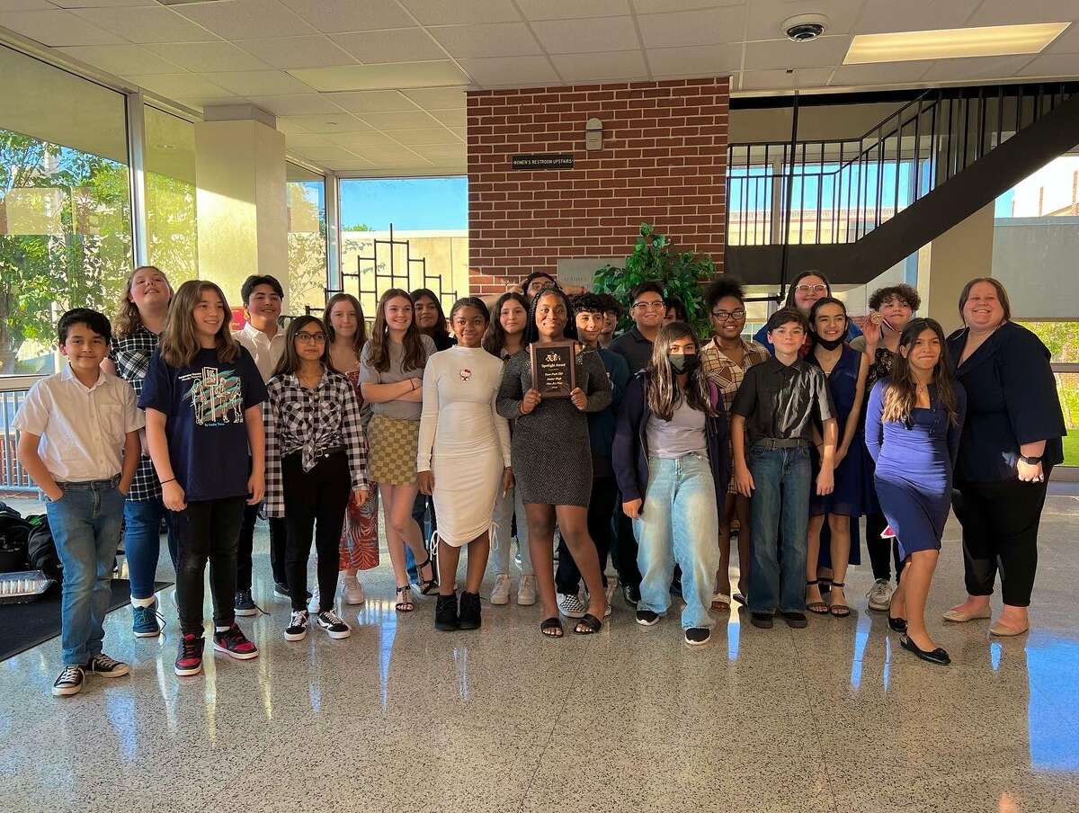 Thespians from 4 Pasadenaarea junior highs snare awards at UIL oneact