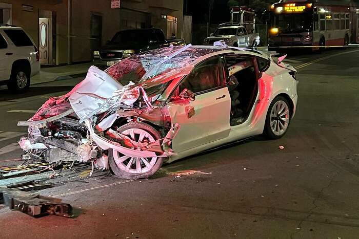 Tesla plunges off cliff at Devil's Slide, 2 adults, 2 children rescued