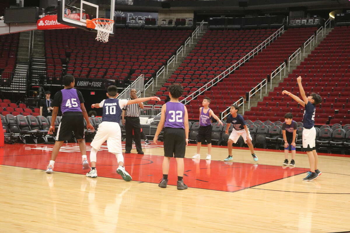 Before a nearly empty Toyota Center, two Pasadena youth basketball teams had the thrill of running up and down an NBA court during spring break. Sign-up ends Dec. 3.