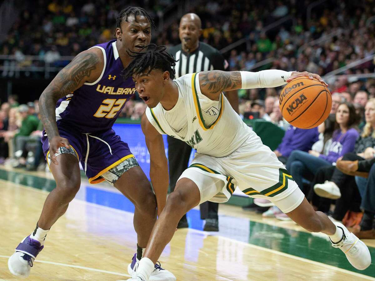 Siena sophomore guard Javian McCollum was named MAAC Player of the Week for the second time this season after his starring turn in the ESPN Events Invitational.