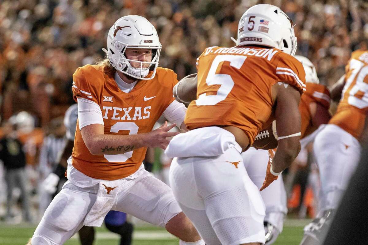 Texas Baseball on X: TCU gets one back but Geno closes out the 7th with a  groundout. Horns up, 7-4! #HookEm  / X