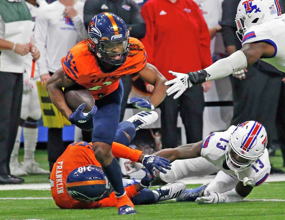 SAN ANTONIO, TX - NOVEMBER 12: Wide receiver Joshua Cephus #2 of the UTSA Roadrunners looks to run after making a reception against in the first half at Alamodome on November 12, 2022 in San Antonio, Texas. (Photo by Ronald Cortes/Getty Images)