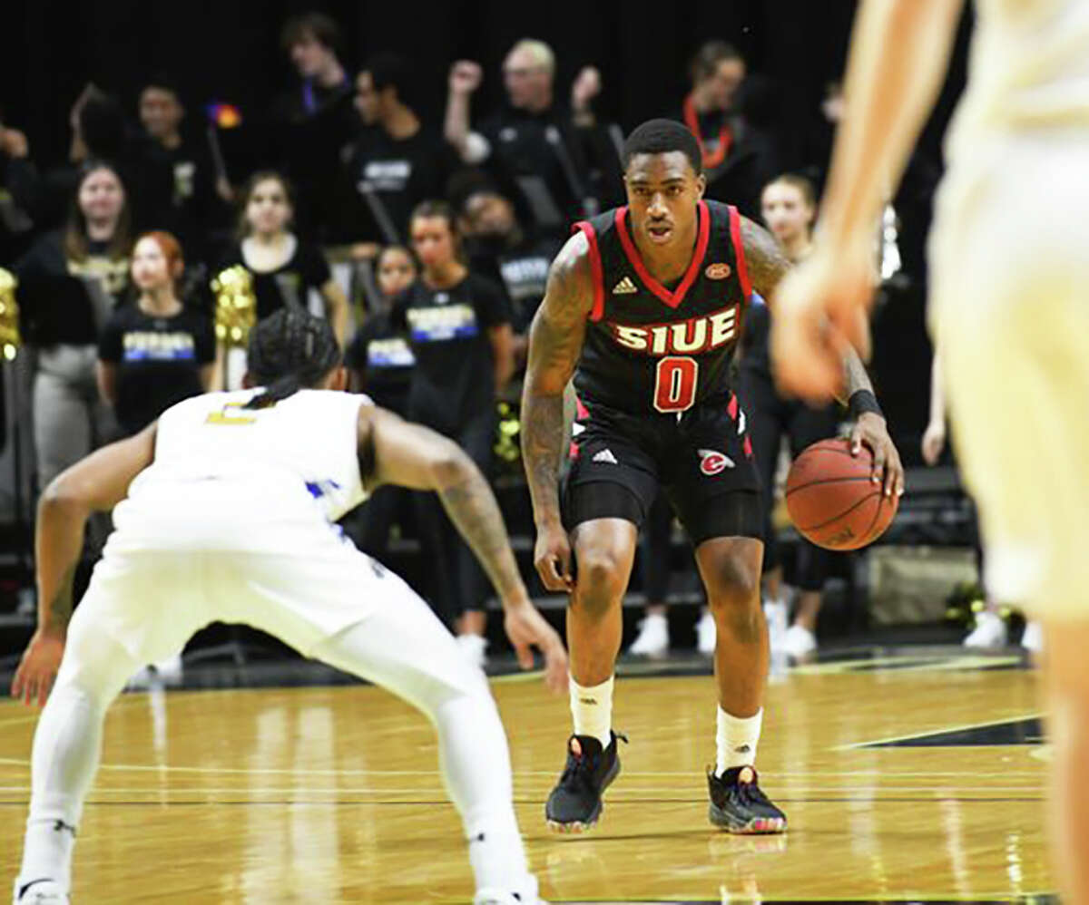 SIUE's Damarco Minor scored 21 points to lead the Cougars on Saturday in Fort Wayne, Indiana.