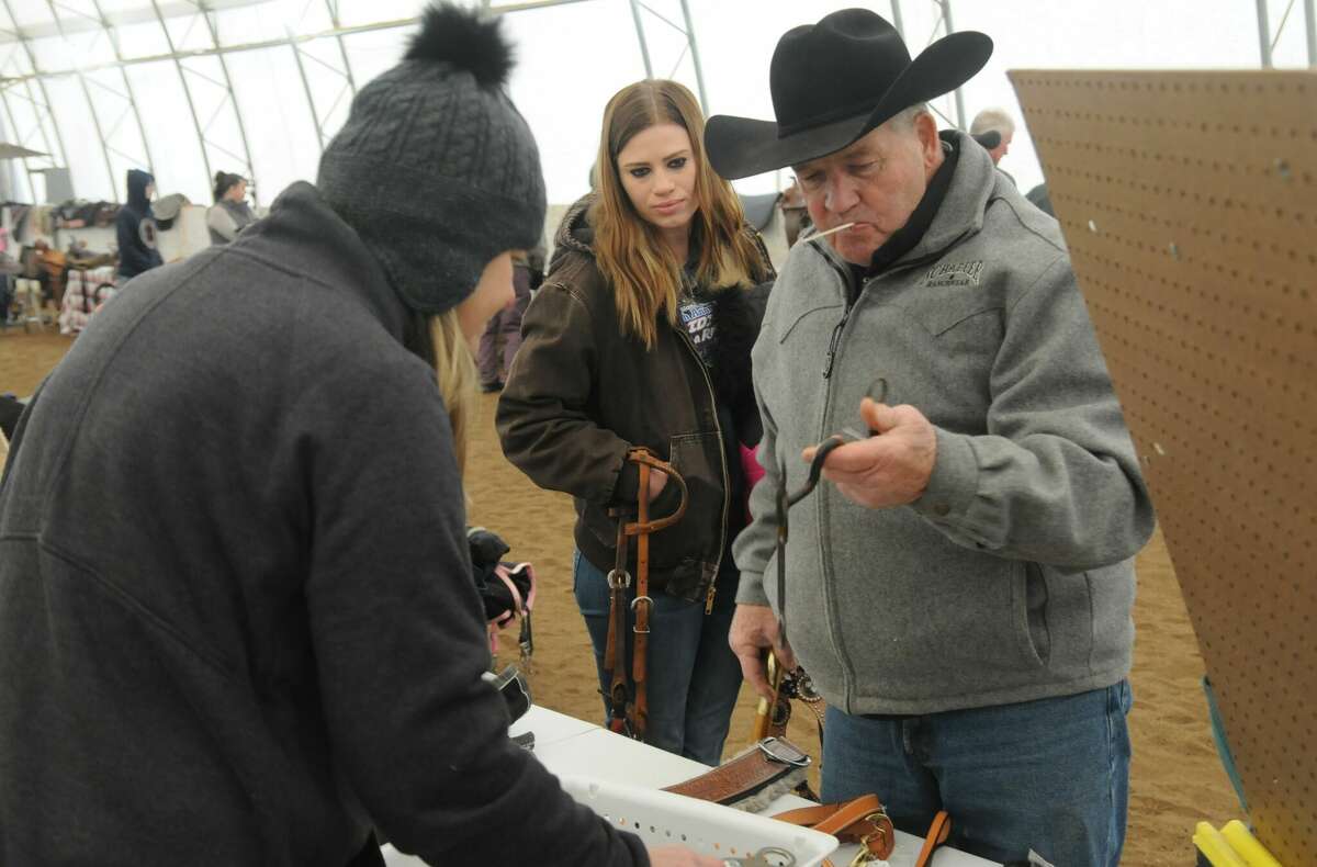 Edwardsville farm hosts flea market for equestrians