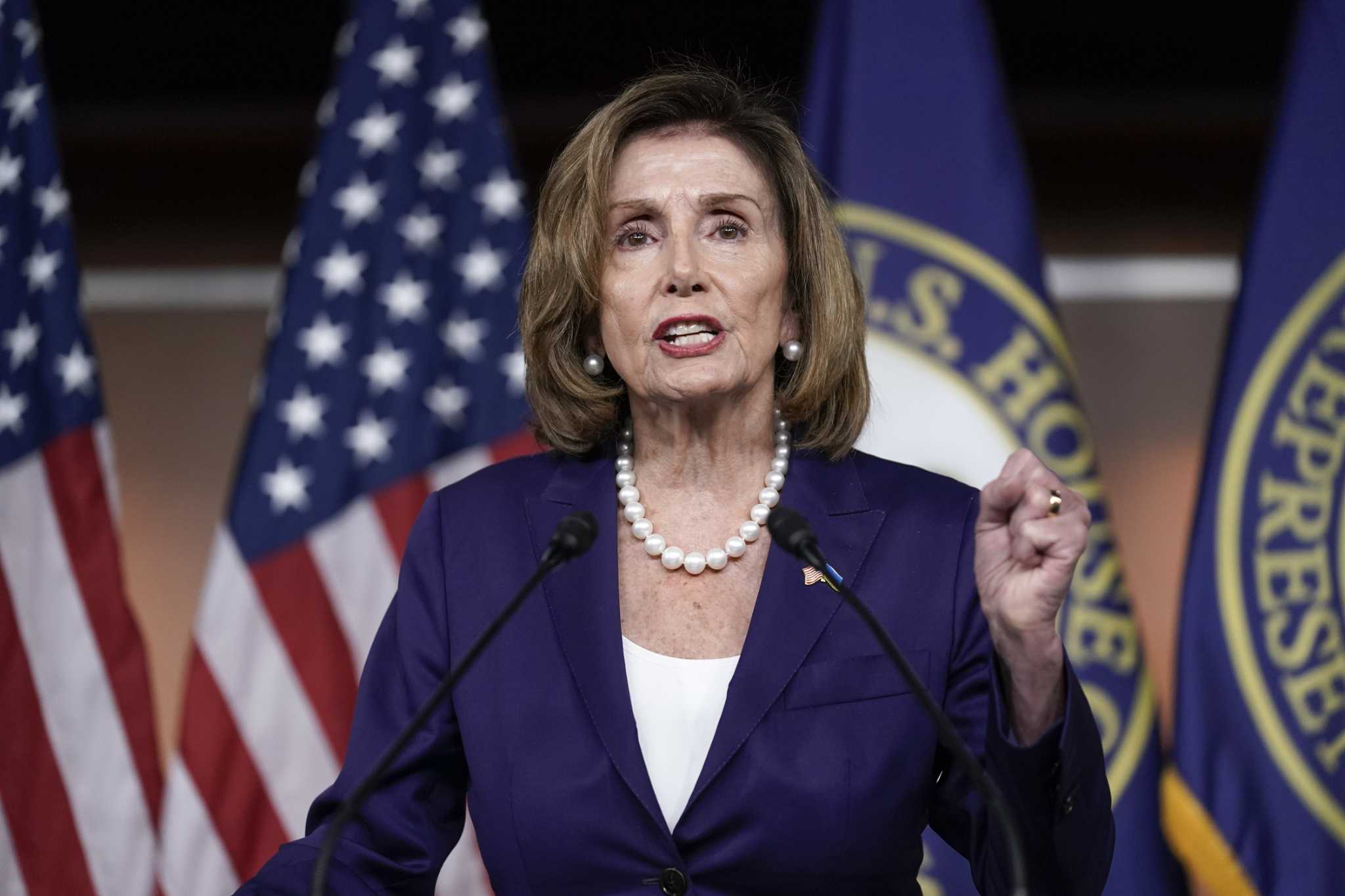 Pelosi won't seek leadership role, plans to stay in Congress