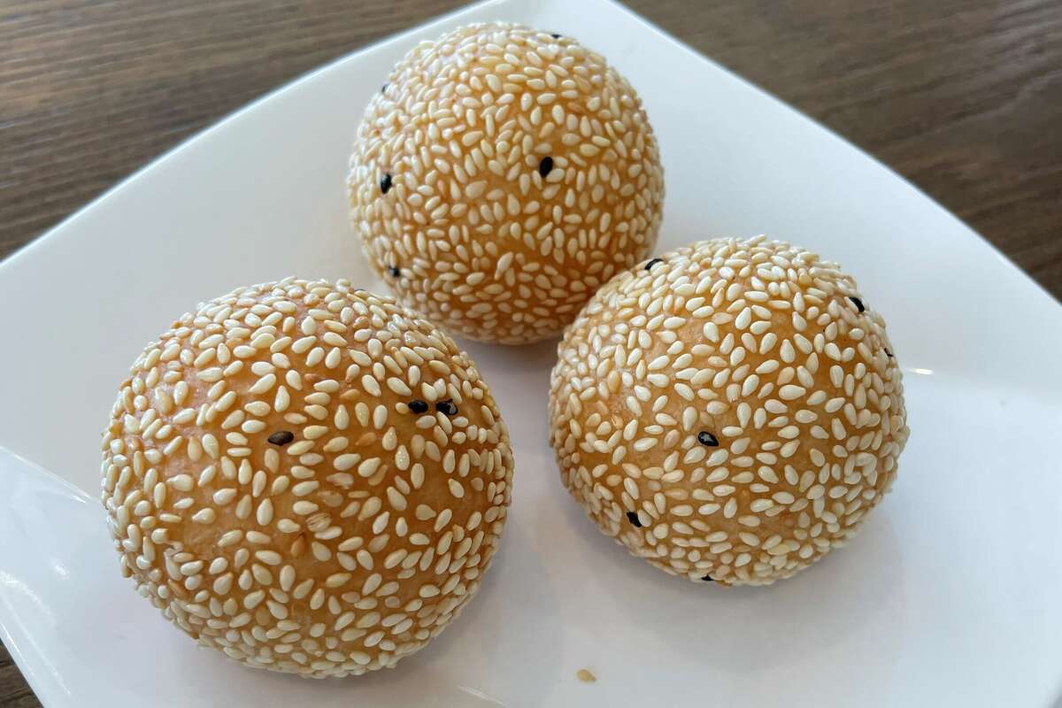 Tim Ho Wan lava custard sesame balls