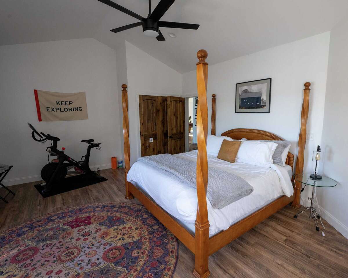 Old YMCA camp in Rensselaer County now renovated lakeside Airbnb