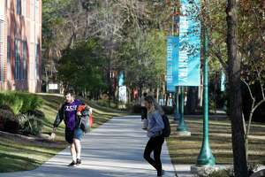College's online campus tops enrollment goal for first semester