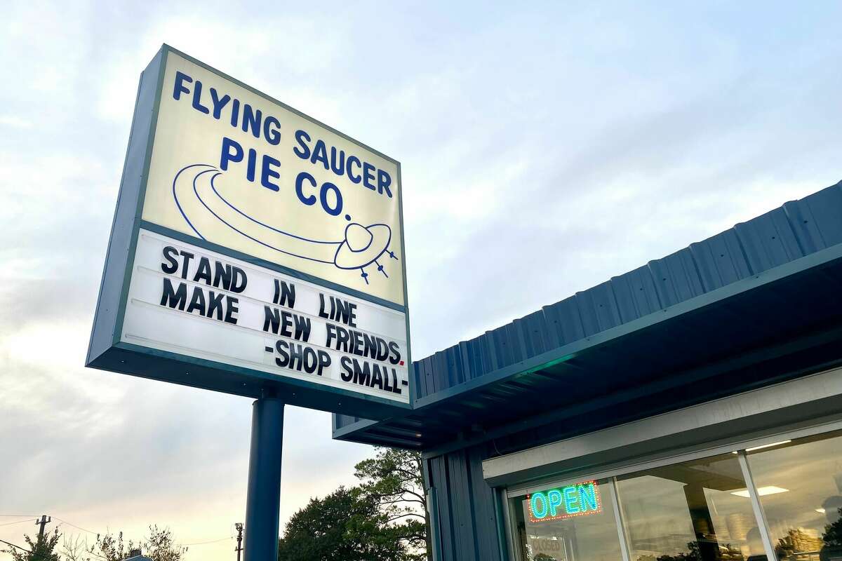 Waiting in Flying Saucer's line for a Thanksgiving Day pie is a Houston tradition.