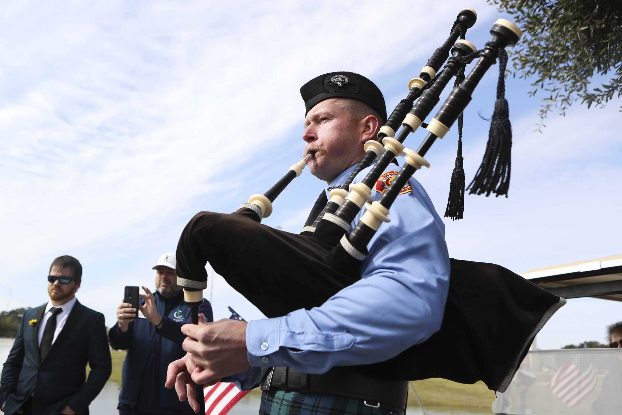 Conroe firefighter learns to play bagpipes to expand department’s honor