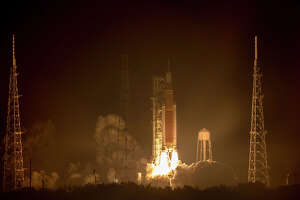 Four CT Girl Scouts receive badge from NASA's Artemis 1 mission