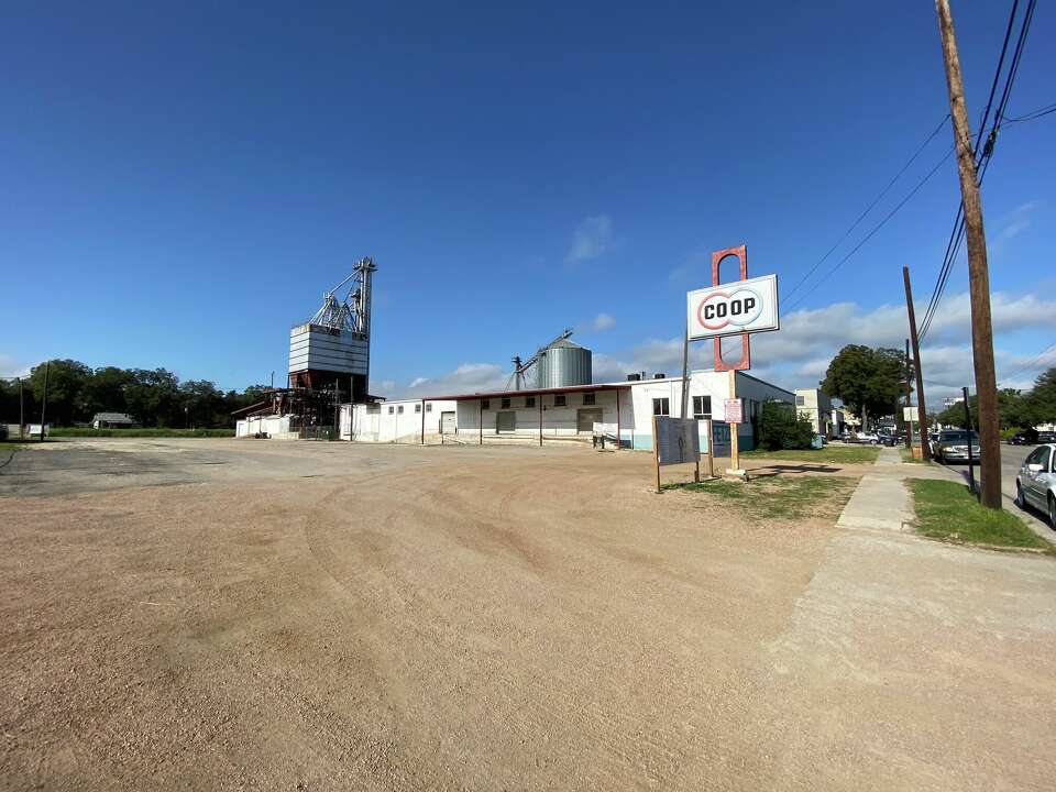 New Braunfels coop transforms to massive shopping space