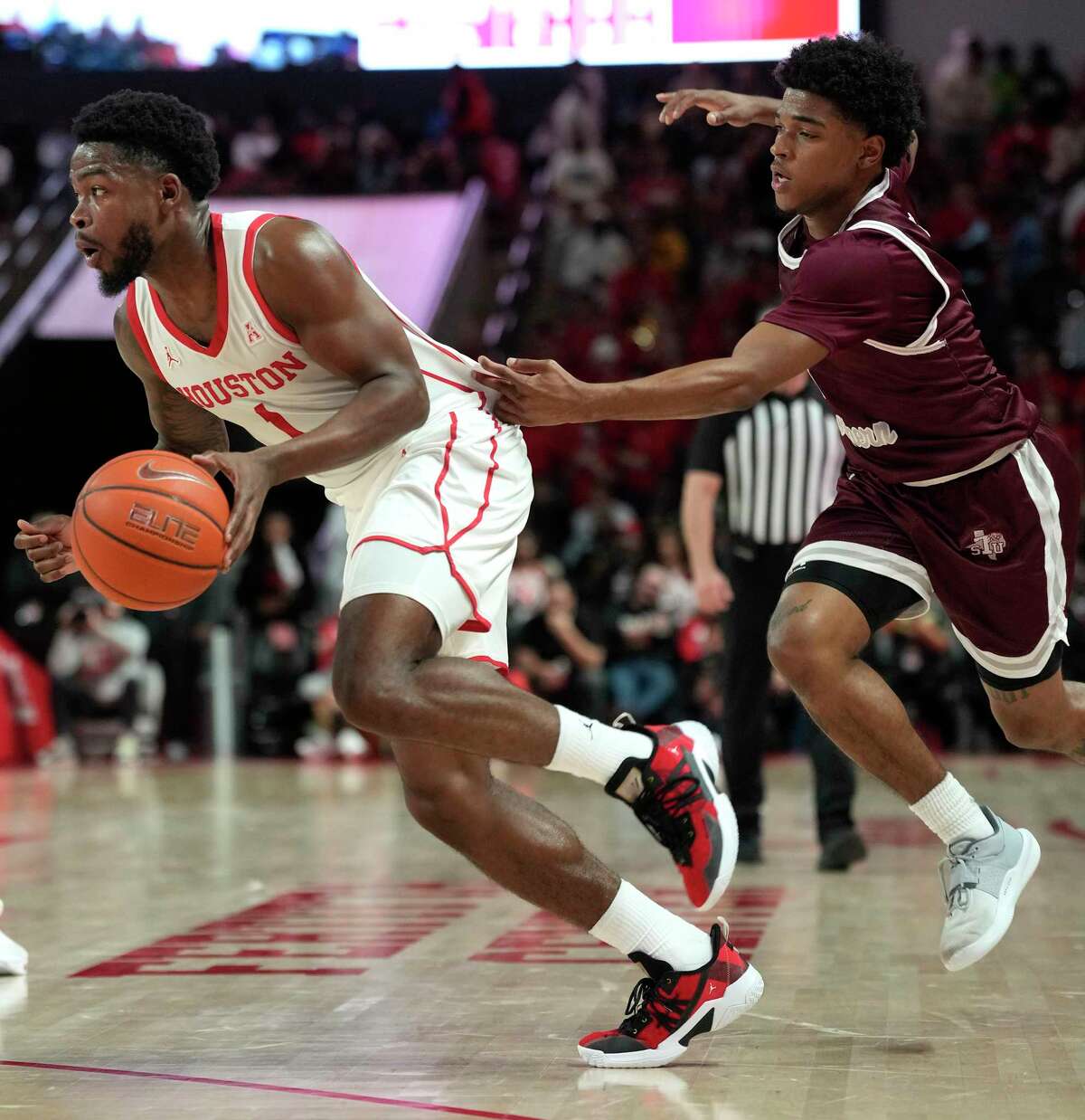 Houston basketball: Kelvin Sampson smart watch gets in-game texts