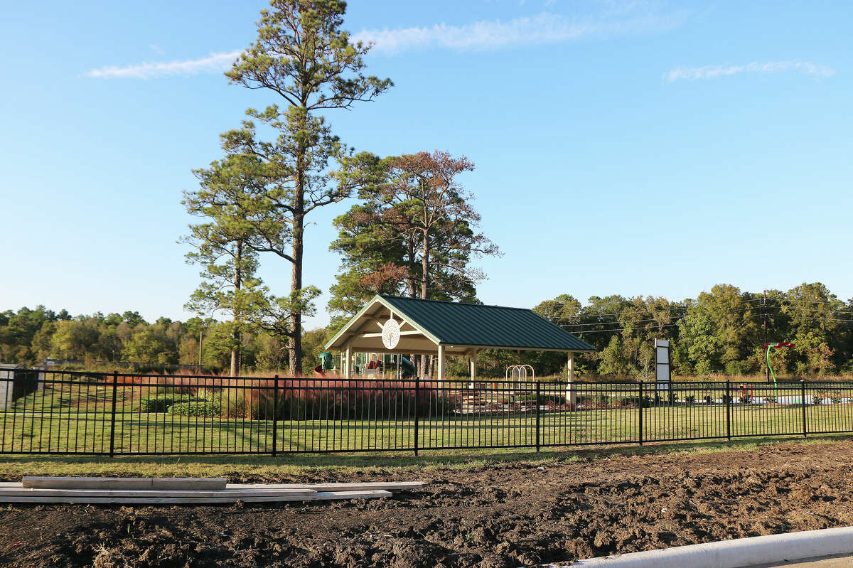 A new pocket park has been built on the northside of Red Summit Road as residents enter Pecan Estates. Two more sections of the development are underway.