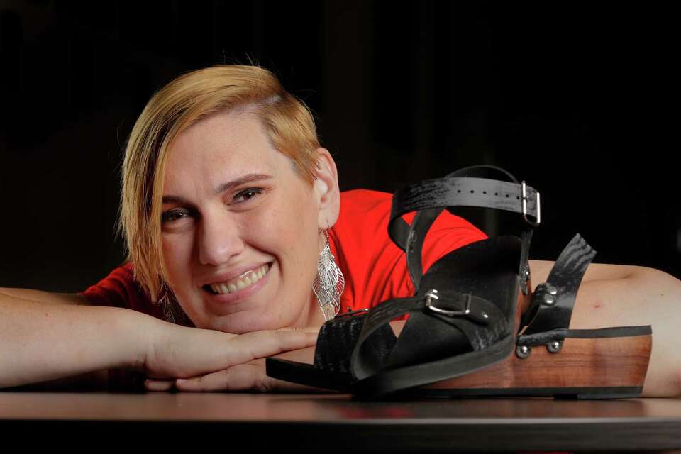 Houston woman breaks world record for world’s largest feet