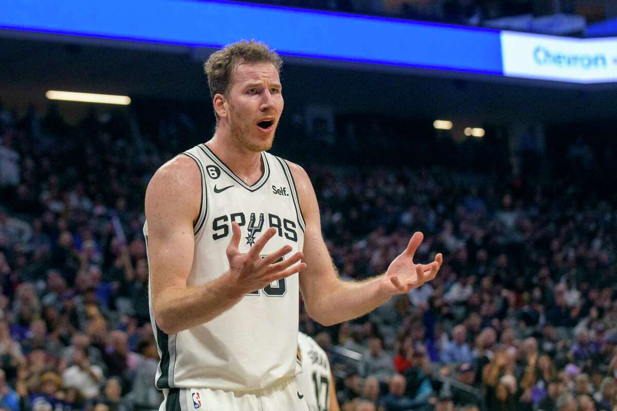 San Antonio Spurs center Jakob Poeltl reacts to an official's call during the second half of the team's NBA basketball game against the Sacramento Kings in Sacramento, Calif., Thursday, Nov. 17, 2022. The Kings won 130-112. (AP Photo/Randall Benton)