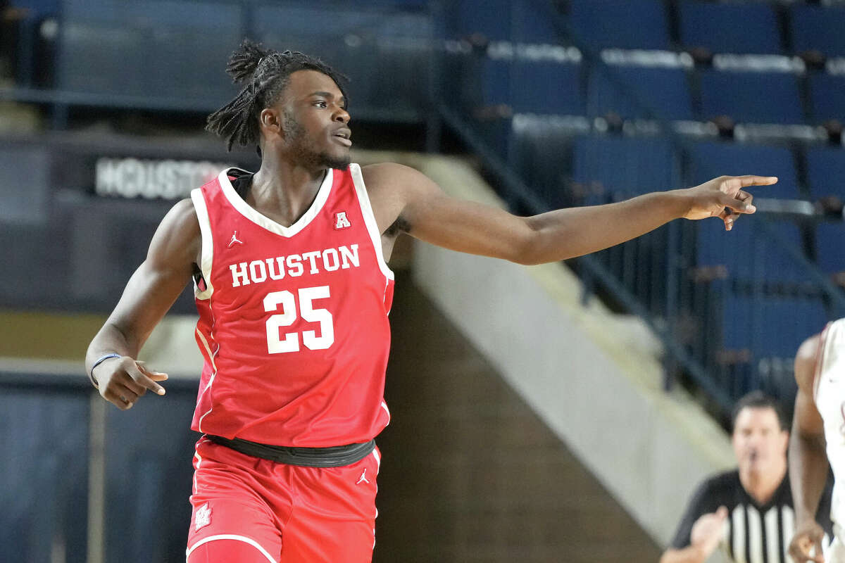 How UH basketball blends best of both worlds in recruiting