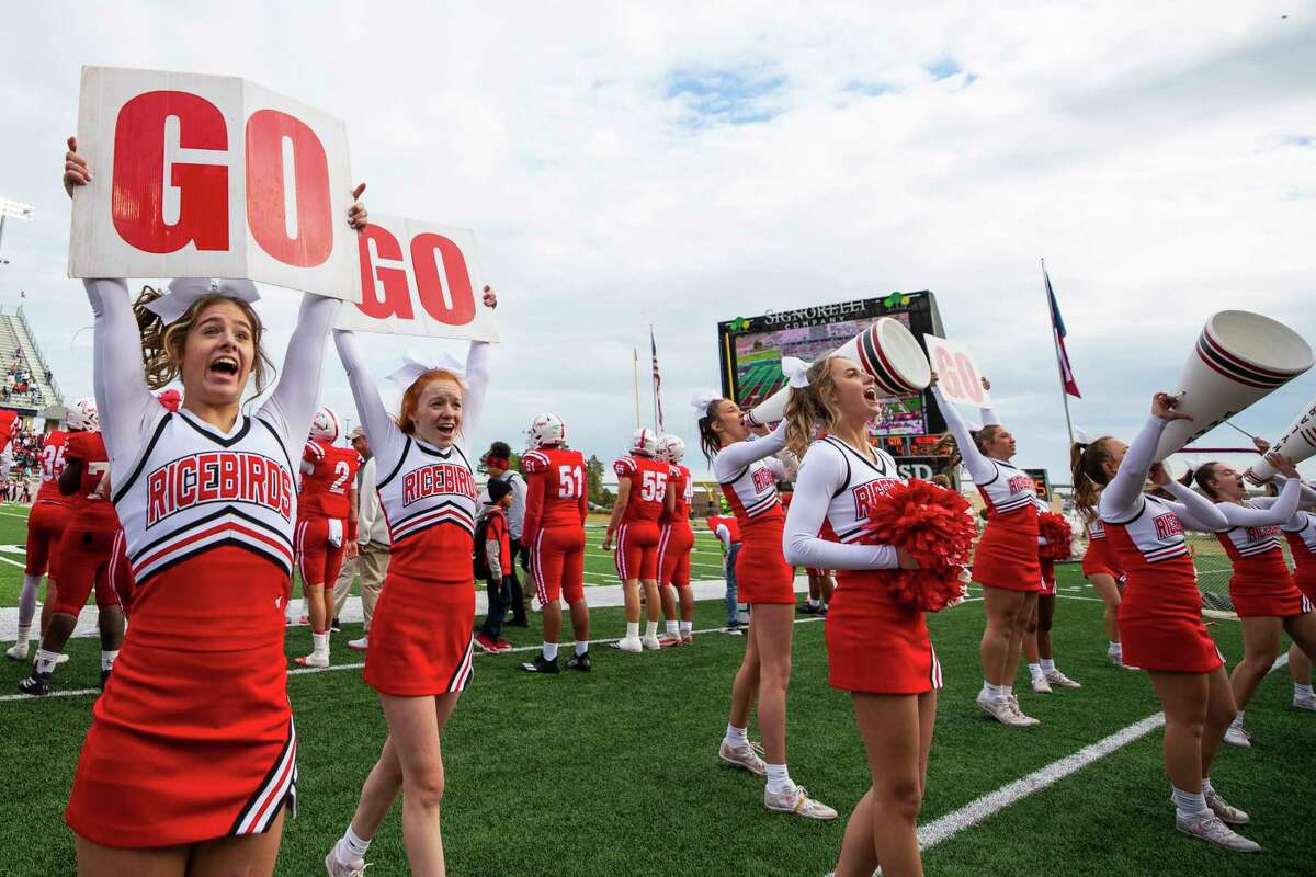 El Campo cheerleaders cheer during the second half of a Class 4A area playoff football game against Kilgore Friday, Nov. 18, 2022, in New Caney.