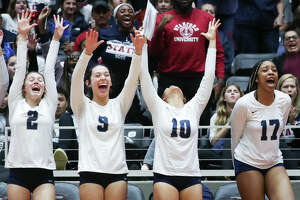Houston volleyball coaches hand out postseason accolades