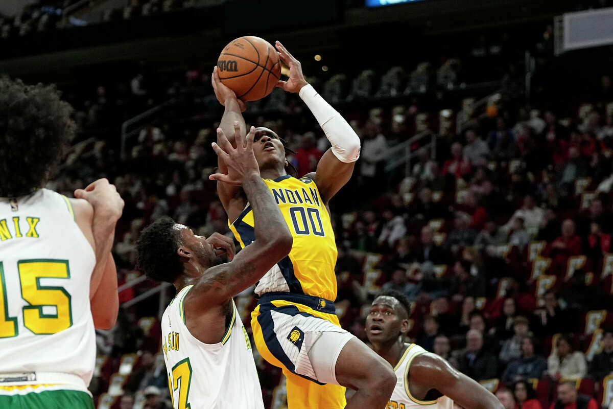 Houston Rockets blow 20-point lead in loss to Indiana Pacers