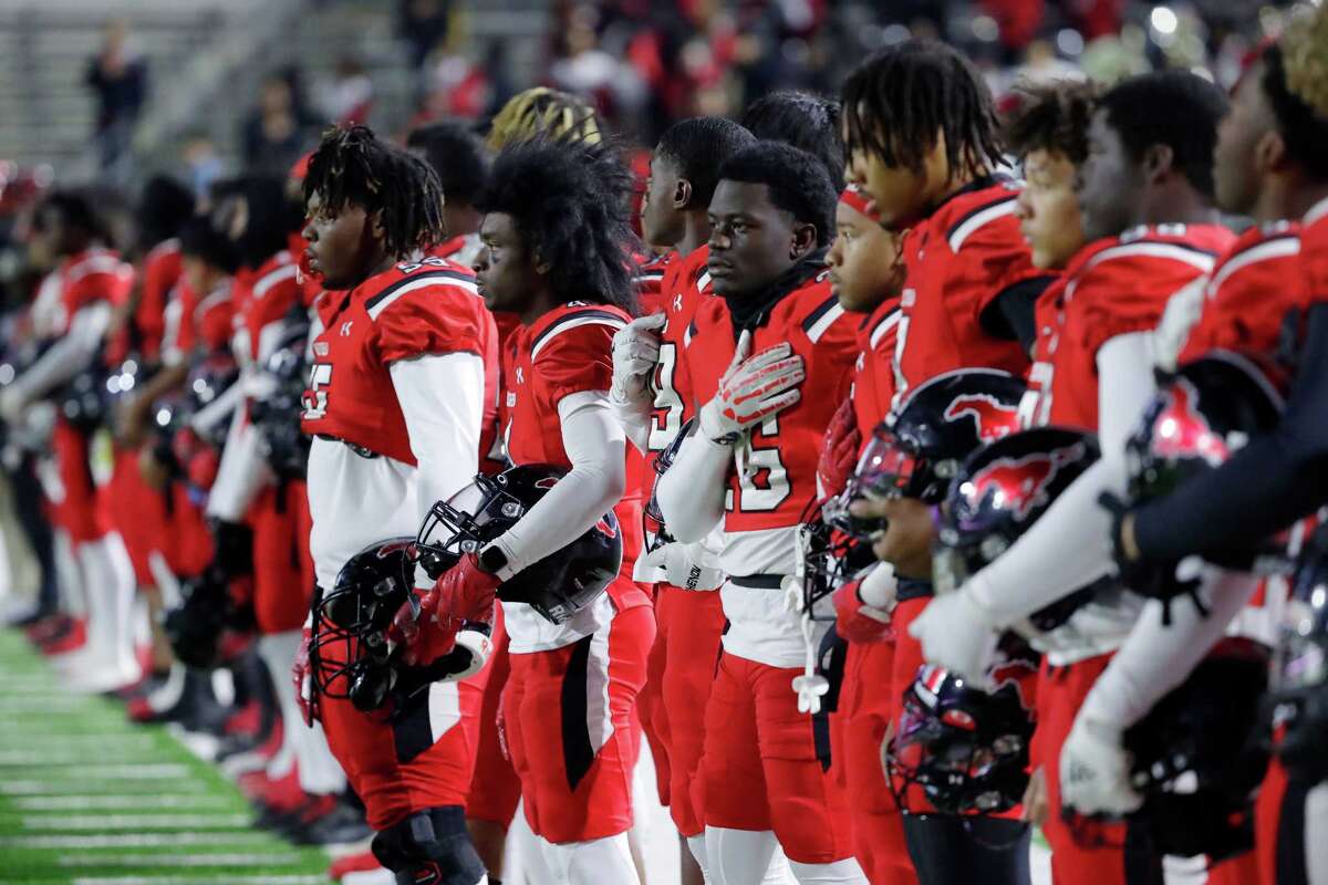 Westfield Mustangs edge Klein Collins Tigers in second round