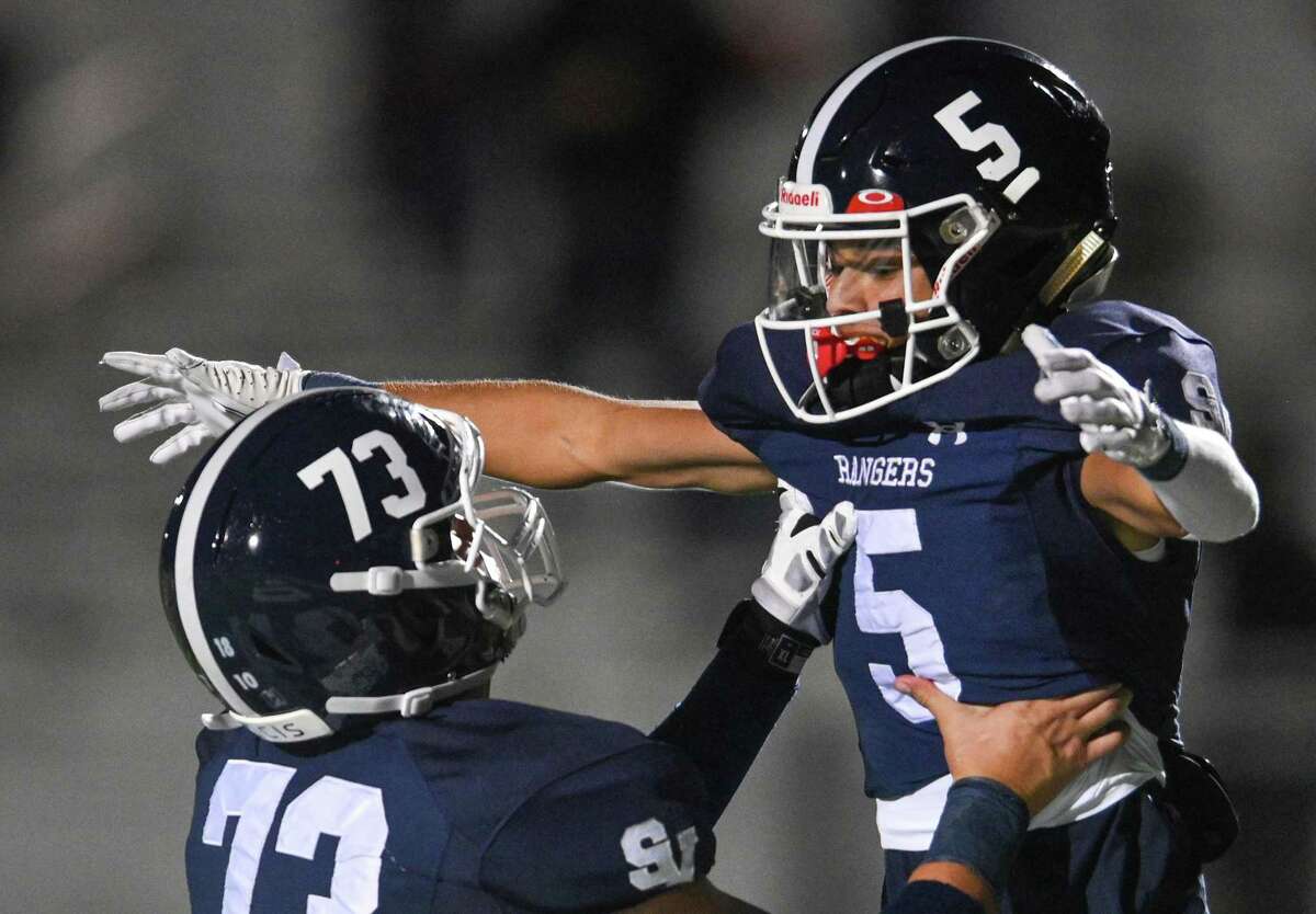 Reagan holds on to beat Smithson Valley in season opener