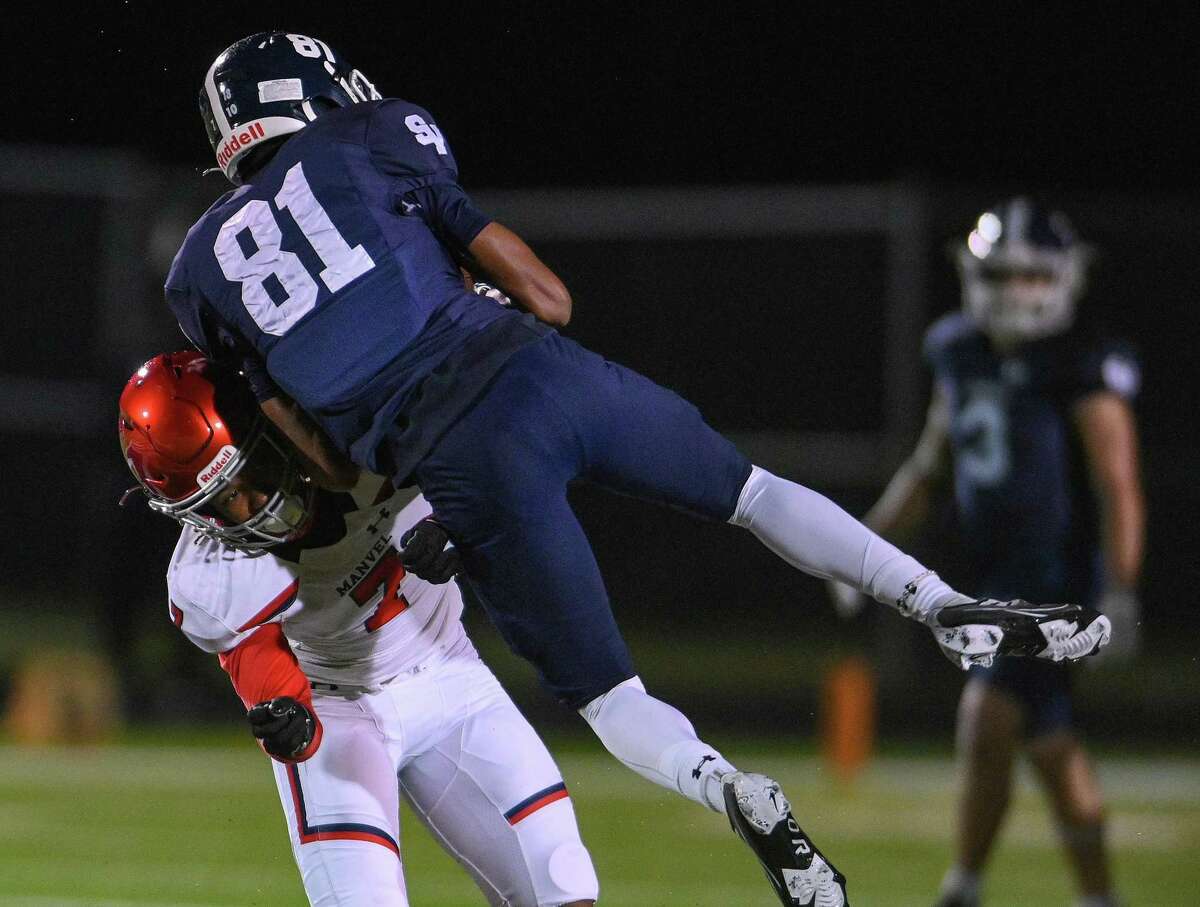 Smithson Valley beats Manvel to get to third round