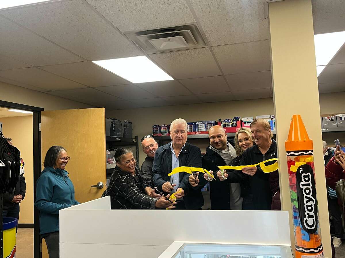 New Albany store to provide free school supplies to teachers