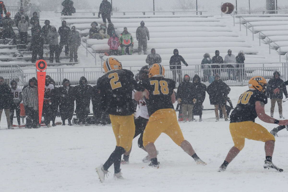 Ubly football beats Iron Mountain, heads to Division 8 state finals