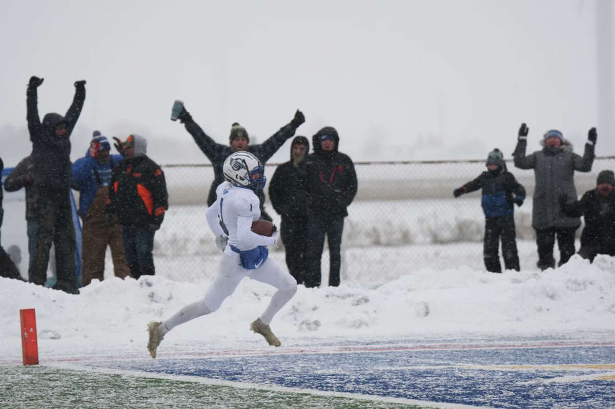 The Snow At The Eagles-Lions Game Was Insane