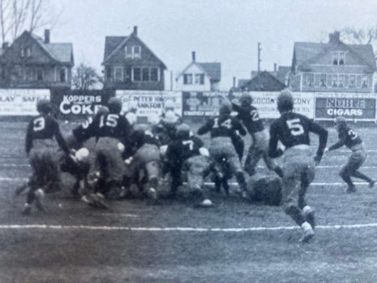 Bridgeport Central vs. Harding Thanksgiving rivalry reaches 100 games.