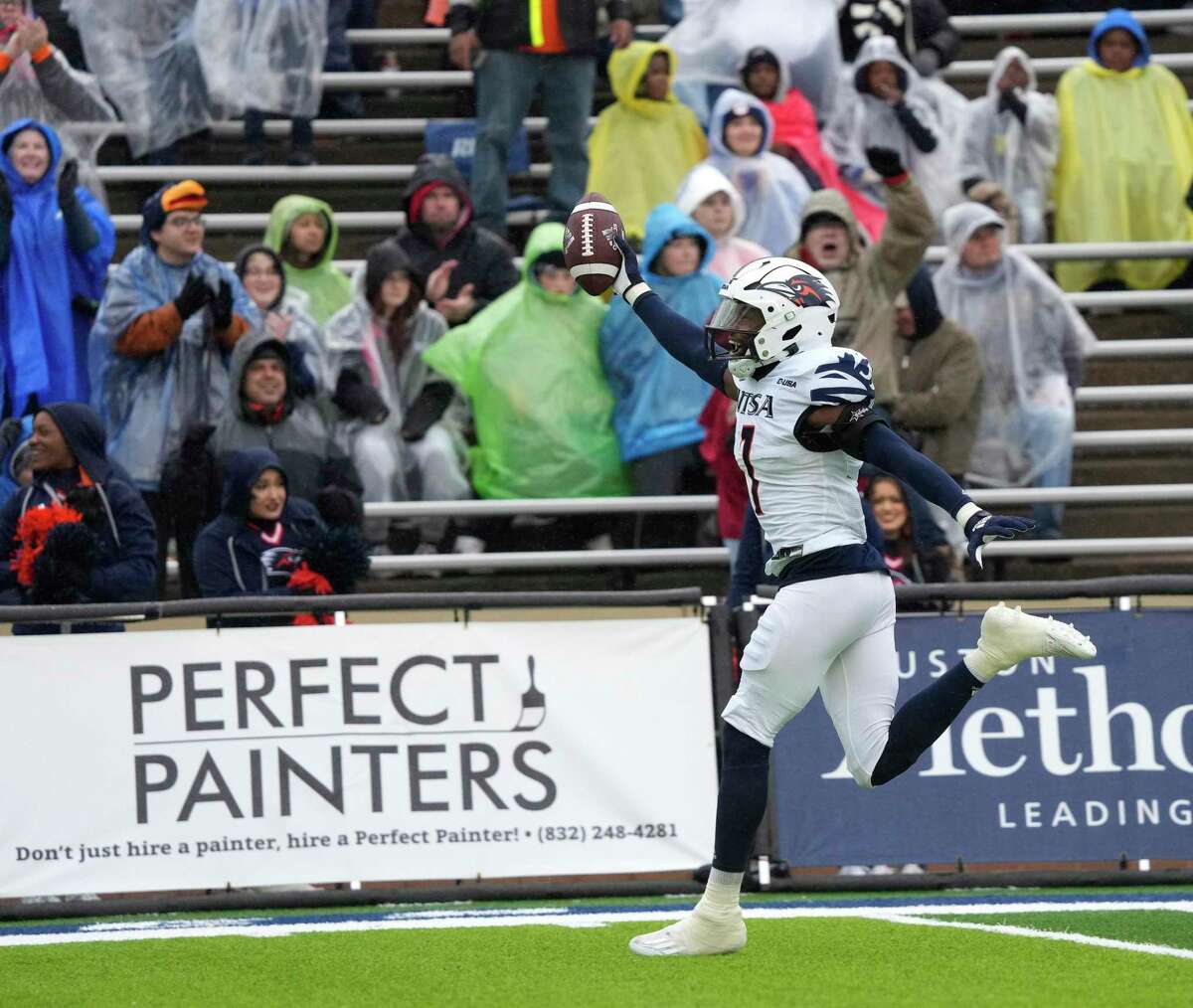 UTSA crushes Rice 41-7, will host Conference USA title game for second  straight season