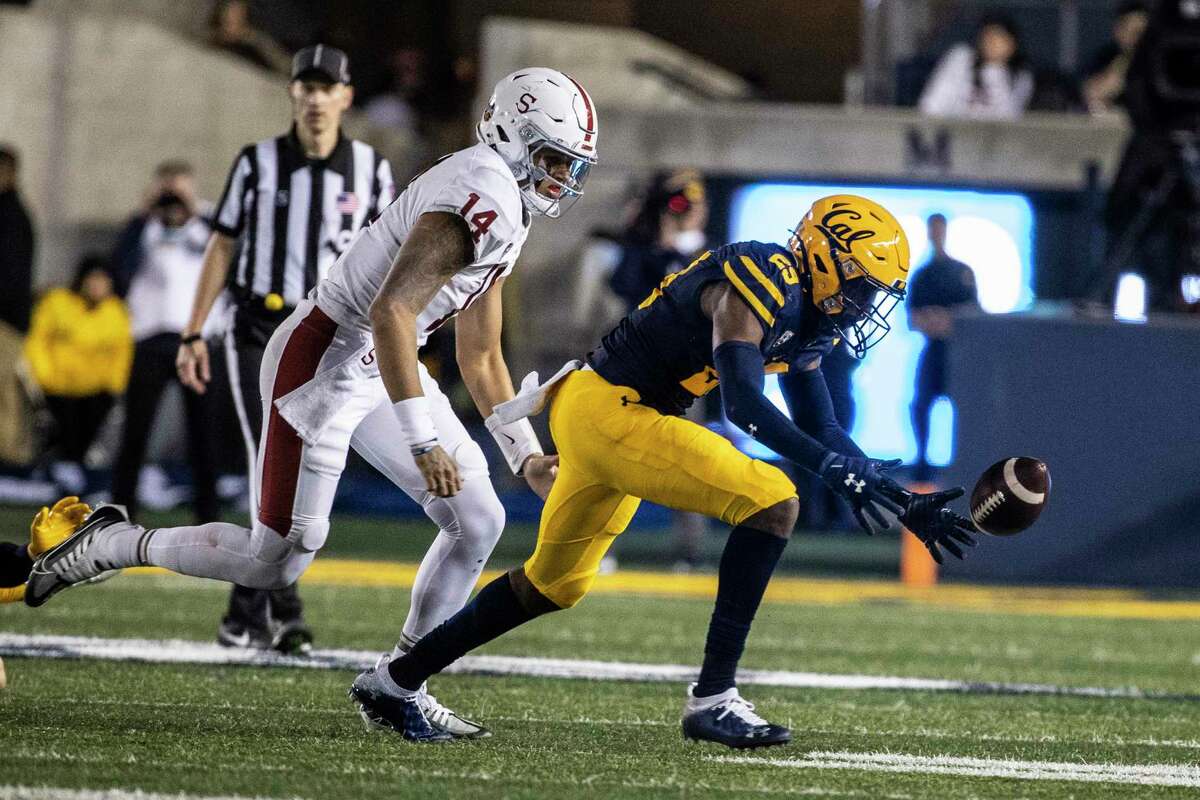 California cornerback Jeremiah Earby (29) recovers a fumble during the second half of the 125th Big Game against Stanford in Berkeley, Calif. Saturday, Nov. 19, 2022.