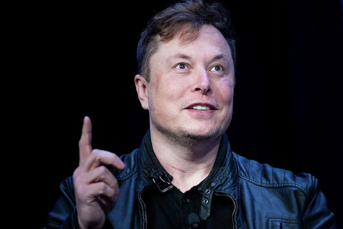 Elon Musk问Twitter用户是否取消禁令。