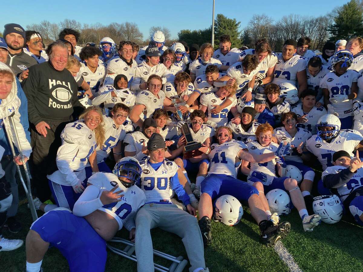 Week 11 CT High School Football Roundup Late TD lifts Hall past Conard