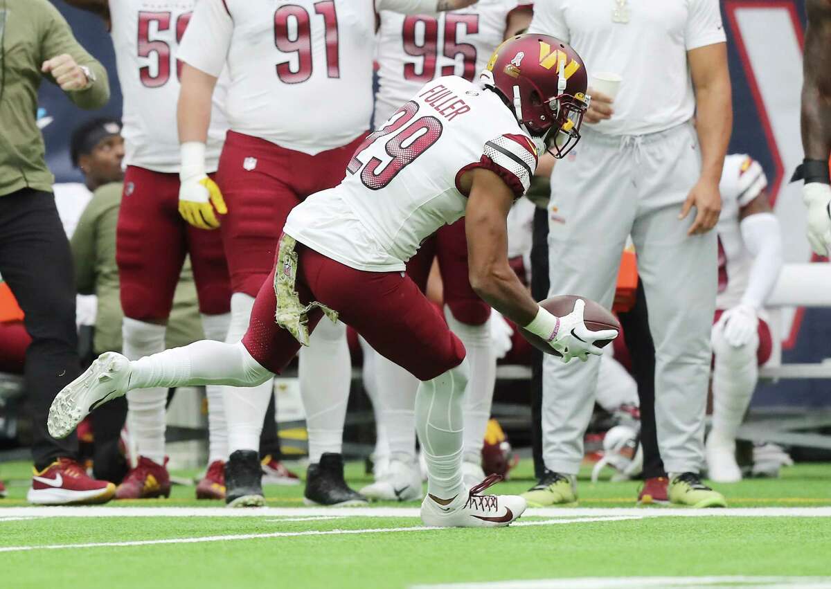 Washington Commanders cornerback Kendall Fuller (29) runs during