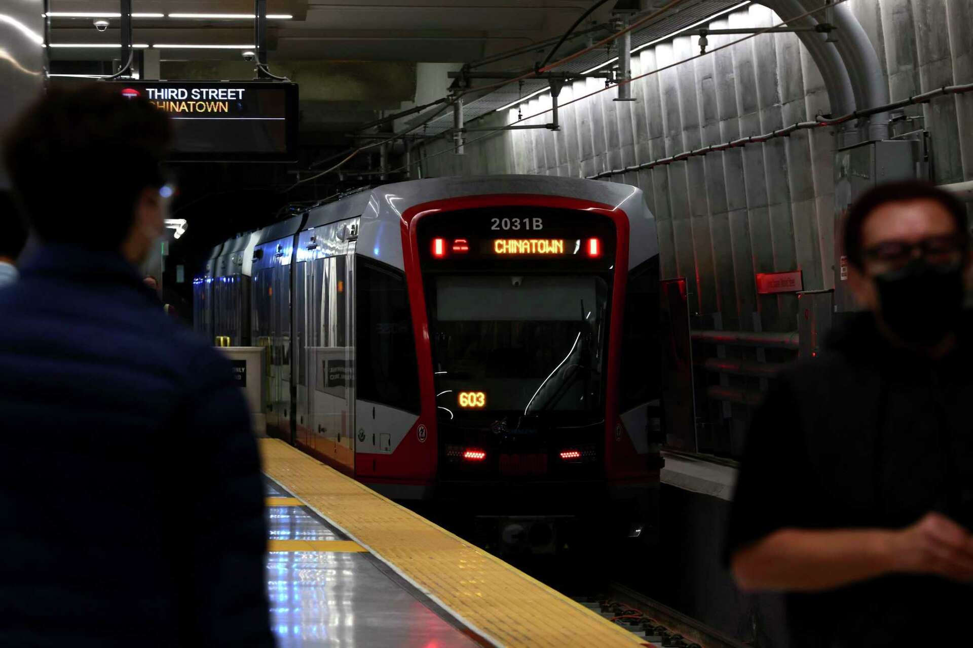 Muni San Francisco sf 市営鉄道　slow poke Muni San Francisco sf 市営鉄道 slow poke Power line issue