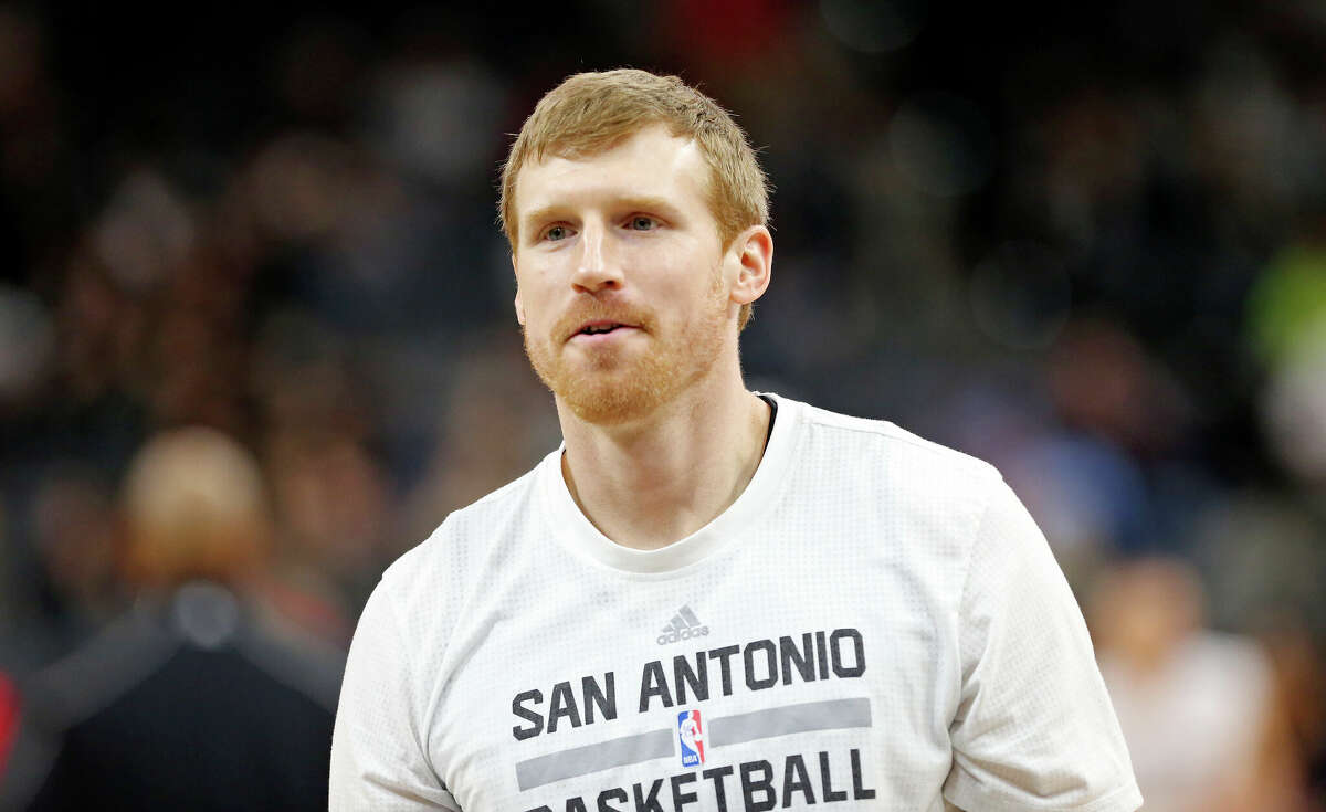 San Antonio Spurs' Matt Bonner warms up before second half action against the Houston Rockets on Saturday Jan. 2, 2016, at the AT&T Center. The Spurs won 121-103.