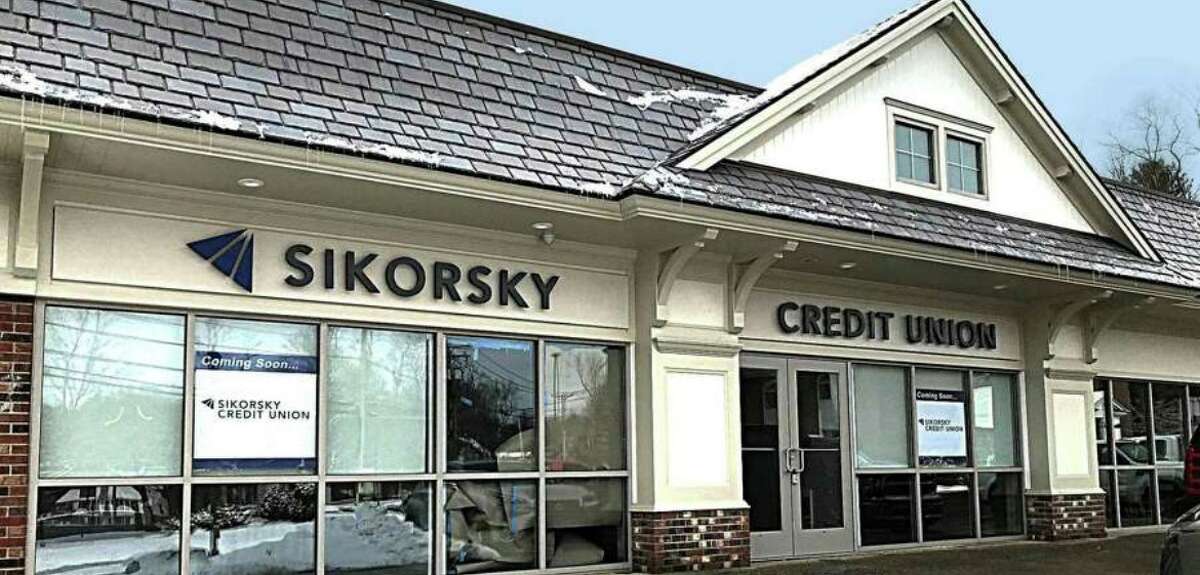 An exterior photo of Sikorsky Financial Credit Union's Trumbull branch.