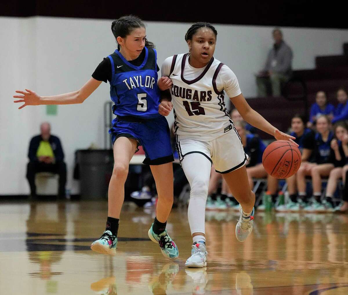 Cinco Ranch holds off Katy Taylor to remain undefeated