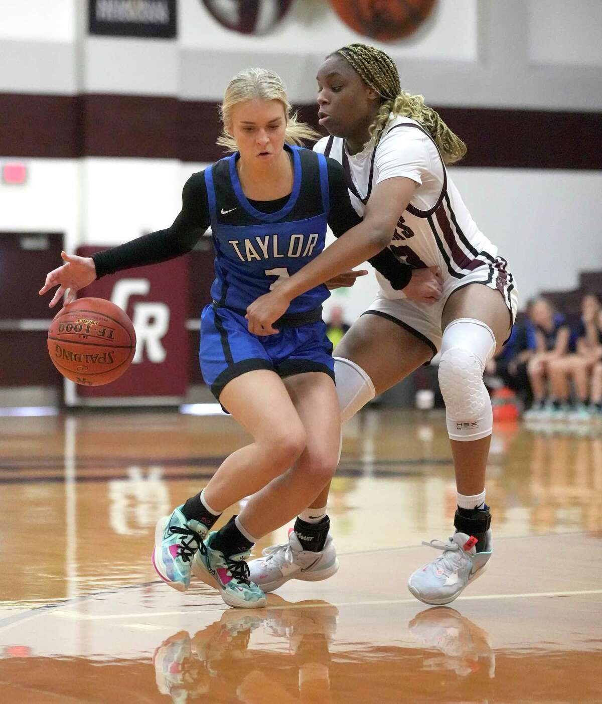 Cinco Ranch holds off Katy Taylor to remain undefeated