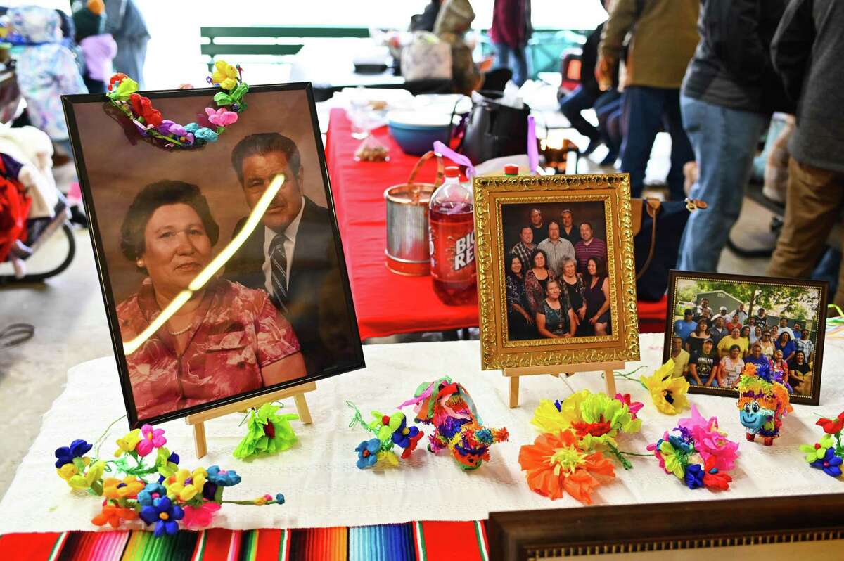 Descendants of Juan Vargas a witness to the Alamo met at Comanche park on Sunday for a family reunion.