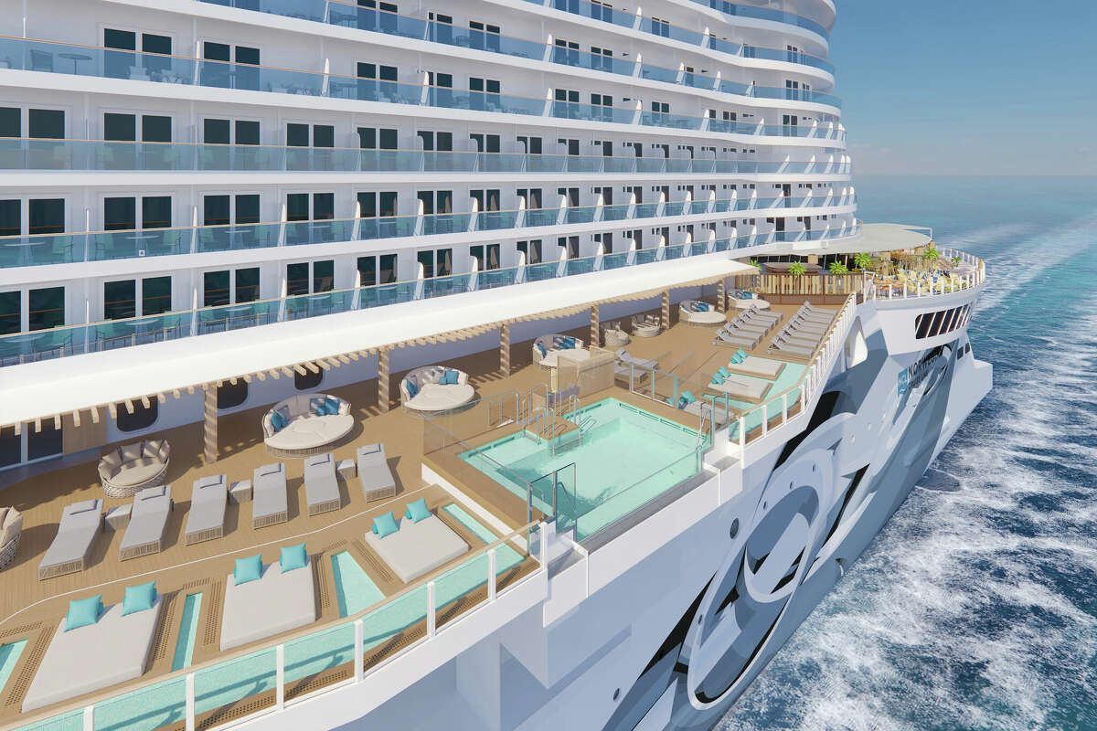 norwegian cruise line yacht club
