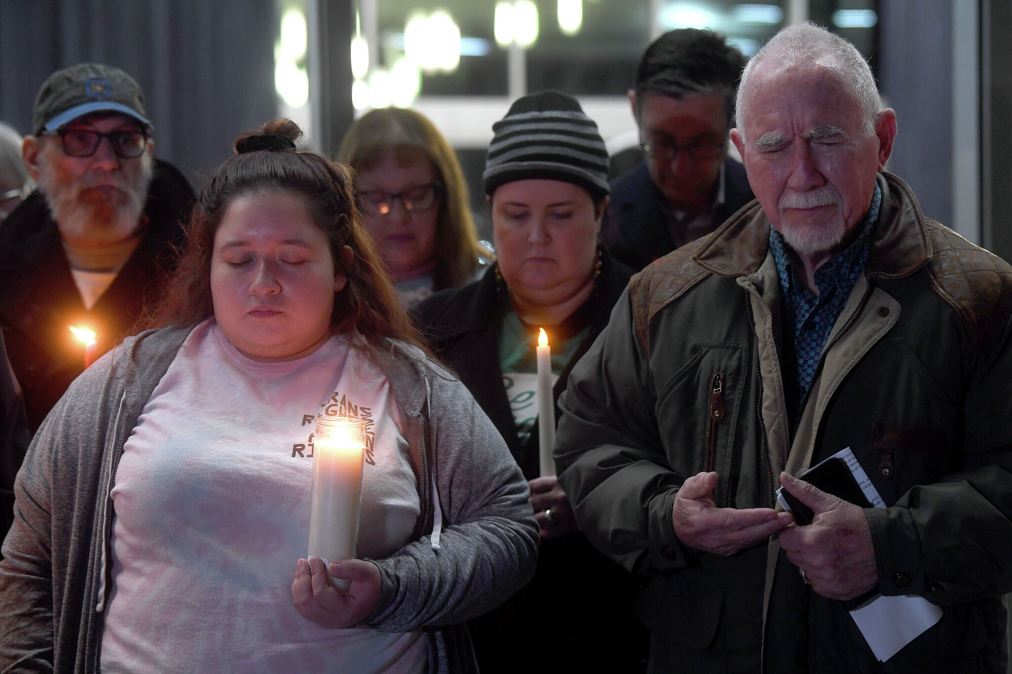 Southeast Texas community gathers to mourn and support one another in ...