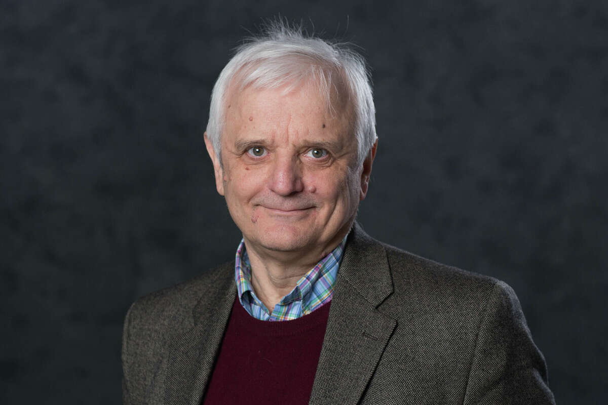 Boleslaw Szymanski, computer science professor at Rensselaer Polytechnic Institute, developed a system by which he says airlines could avoid 80 percent of delays.