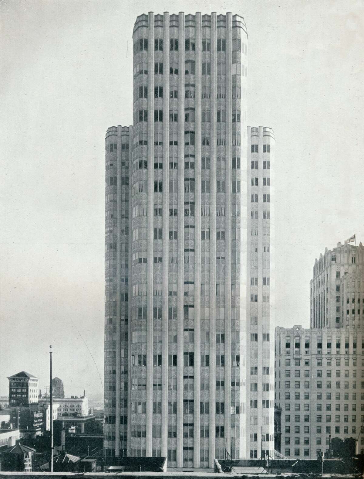 Lors de son ouverture en 1929, le gratte-ciel du 450 Sutter St.  C'était le deuxième plus haut bâtiment de San Francisco.