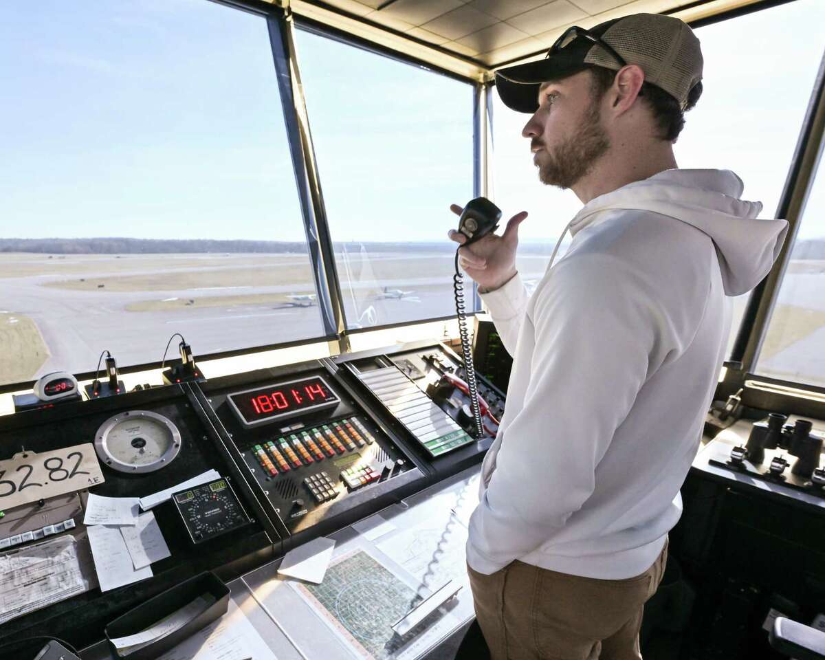 SUNY Schenectady offers rare air traffic control program