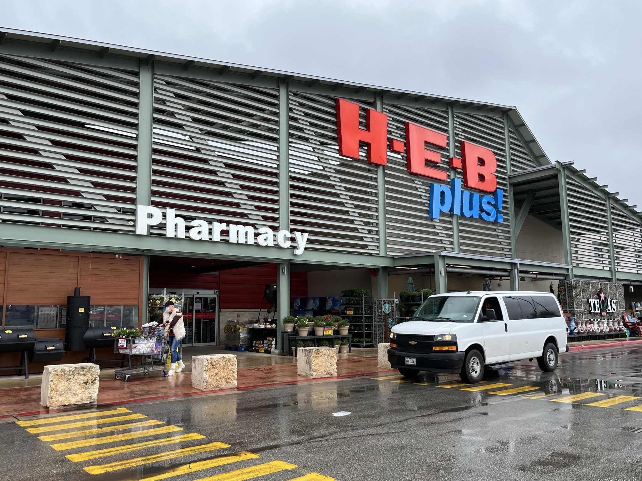 Plano city leaders mark grand opening of H-E-B store