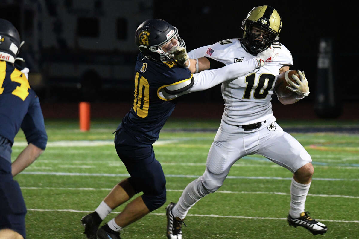 Danny Shaban runs wild to lead Joel Barlow into the Class SS playoffs