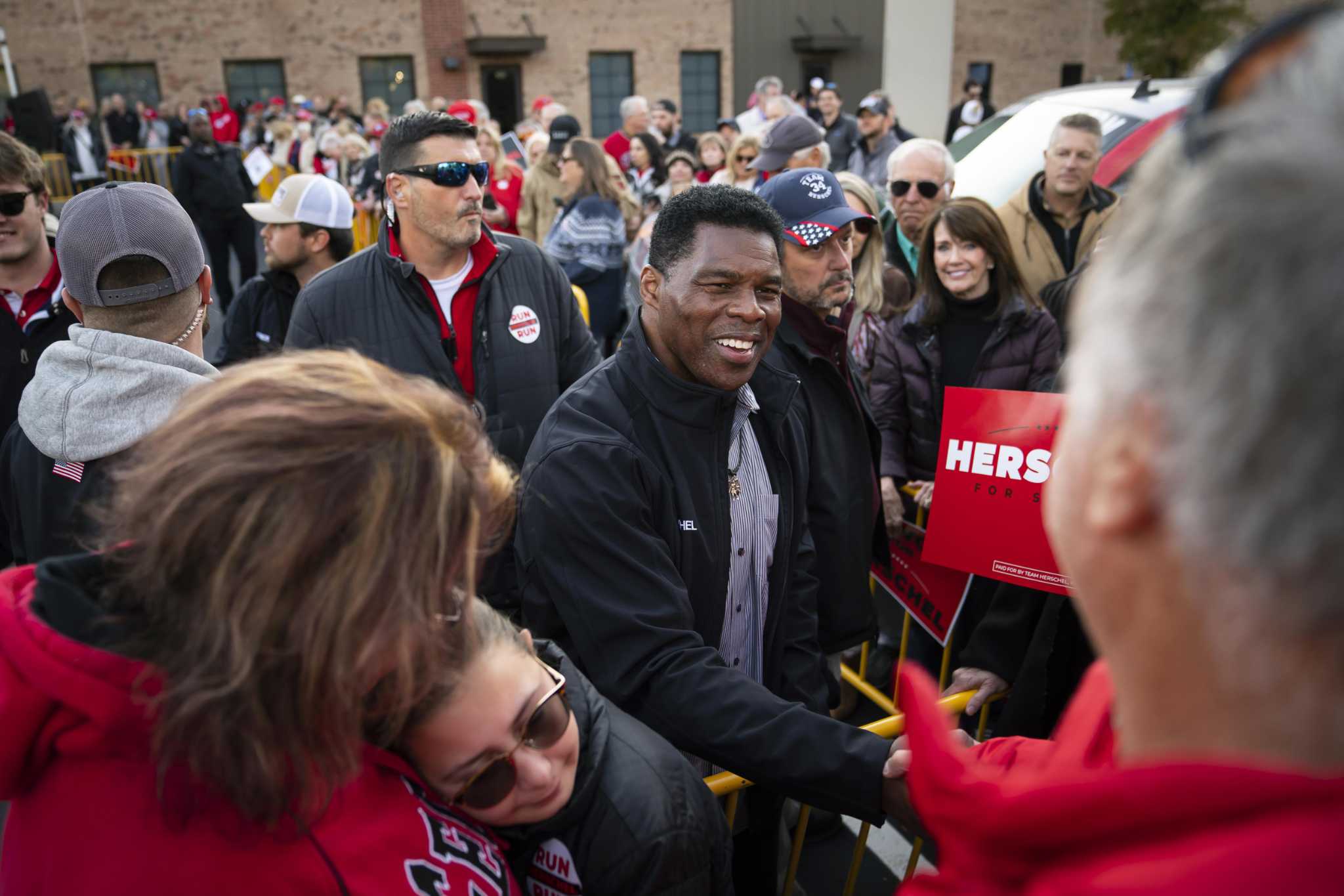 Former Dallas Cowboy Herschel Walker keeps Texas home exemption while  running in Georgia